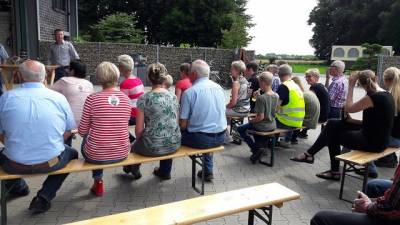 Vortrag von Arno und Bernhard Zurhake vor vielen Teilnehmern und Erltern 