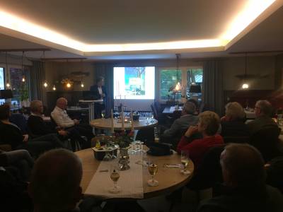 B�rgermeister Gerd Meyer gibt einen �berblick �ber die Entwicklungen in der Gemeinde in den letzten acht Jahren